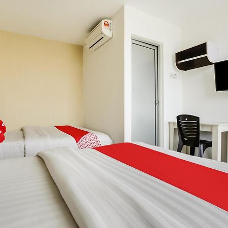 Oyo 89583 Grove Hotel Kajang Kültér fotó