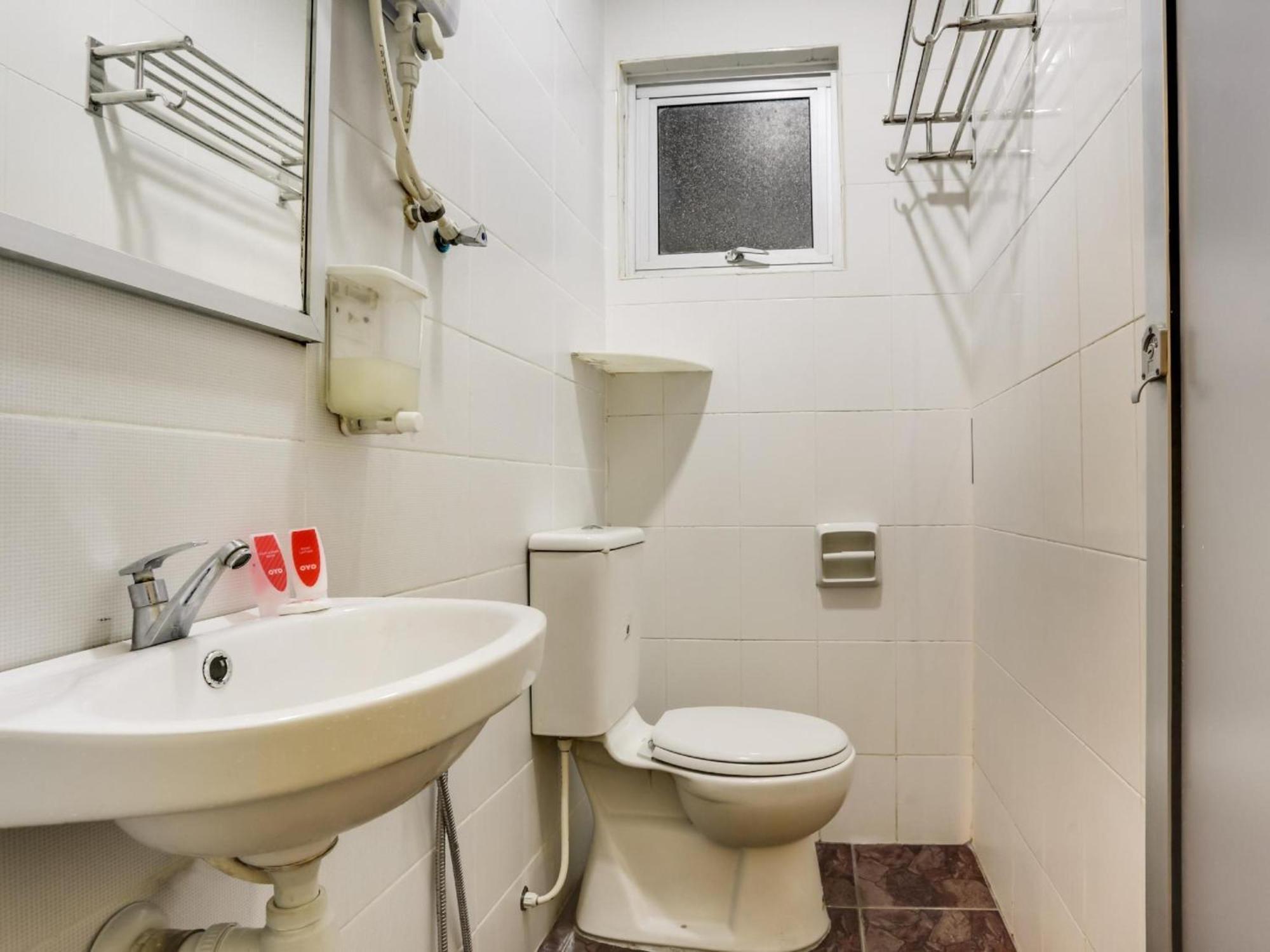 Oyo 89583 Grove Hotel Kajang Kültér fotó